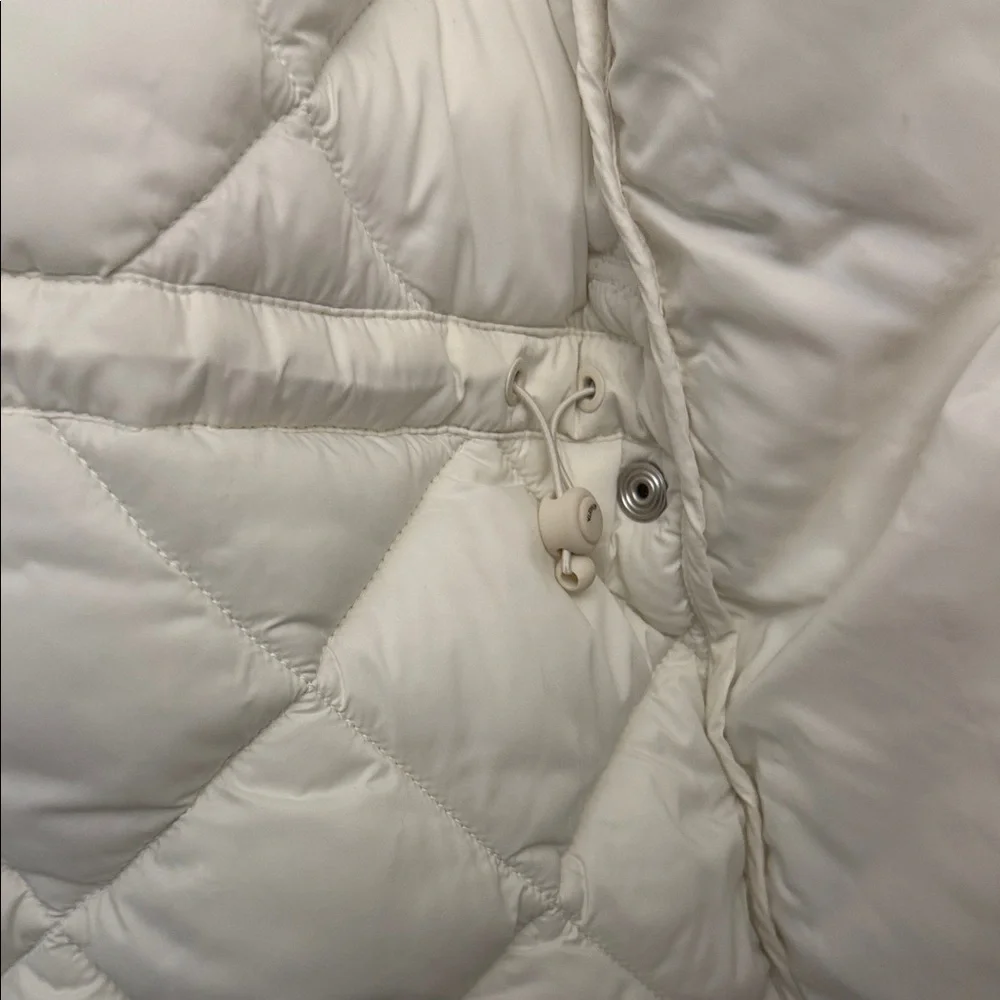 ATHLETA Women’s White Quilted Puffer Jacket size LARGE vguc shawl lightweight - Picture 8 of 11
